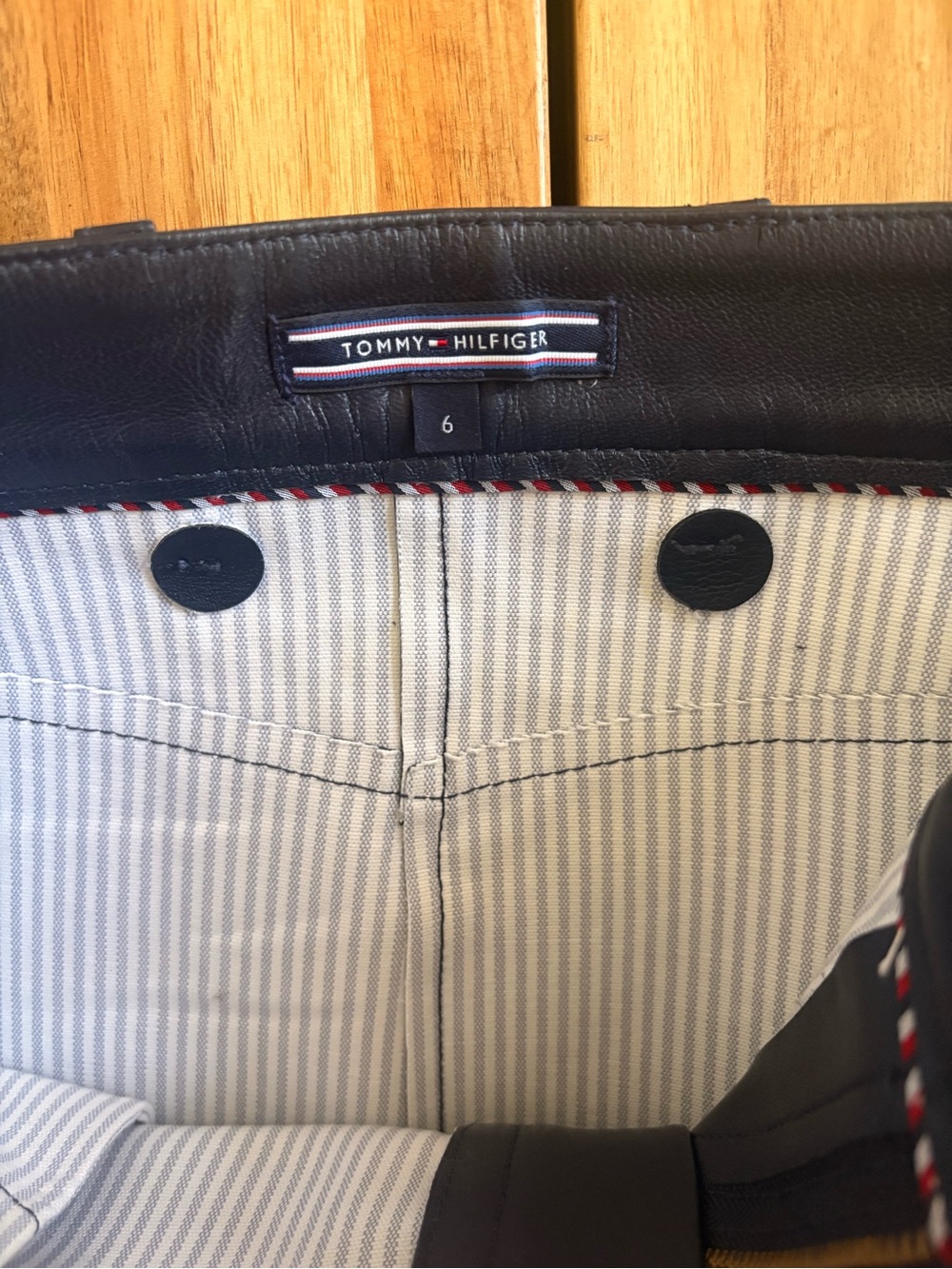 Rare Tommy Hilfiger sample lamb Leather and White Pinstripe Two-Tone Mini skirt - Picture 7 of 13